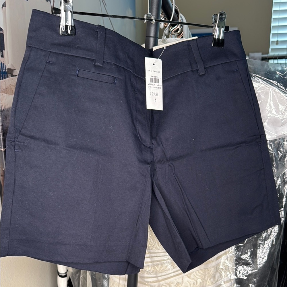 Women's Navy Metro Shorts size 4 NWT
